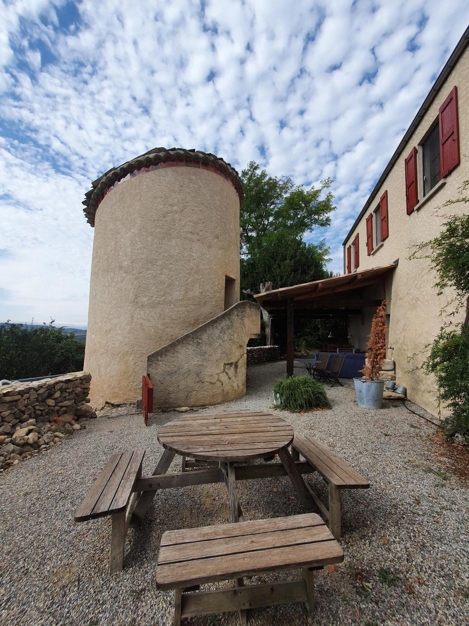 La Petite Grande Apartment Lurs Bagian luar foto