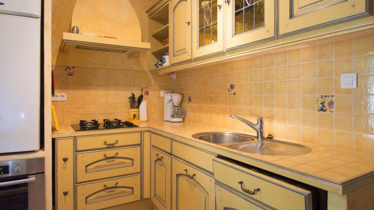 La Petite Grande Apartment Lurs Bagian luar foto