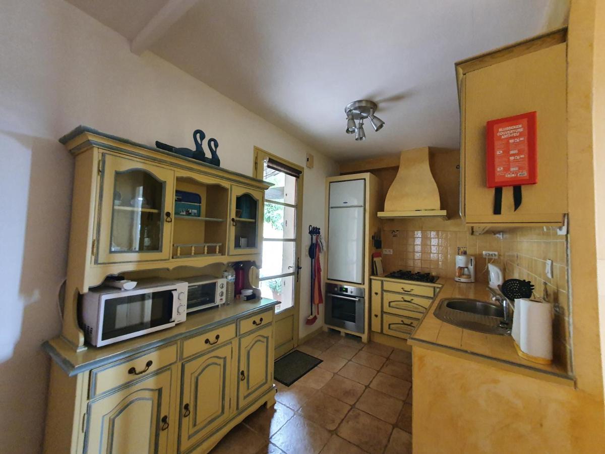 La Petite Grande Apartment Lurs Bagian luar foto