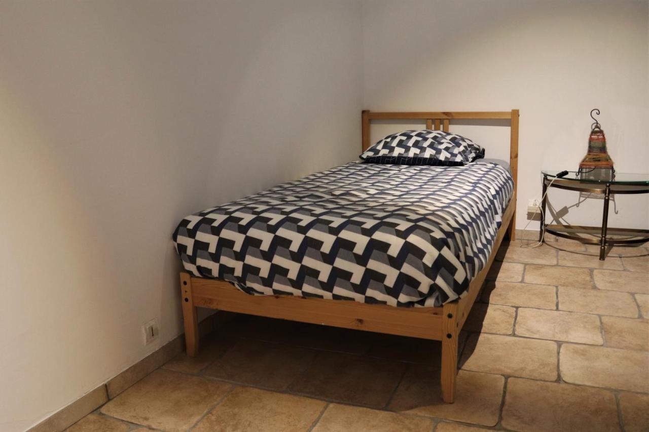 La Petite Grande Apartment Lurs Bagian luar foto
